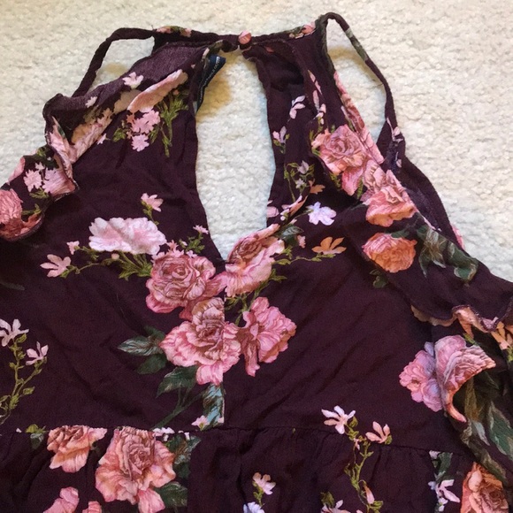 Cold shoulder floral top 💐 - Picture 5 of 8